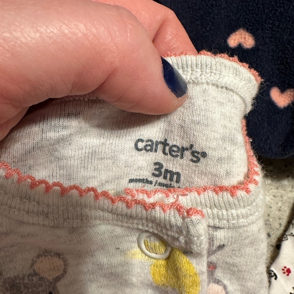 Four size 3 month footed sleepers, one 0-6 month nightgown and 0-3 month swaddle - Picture 4 of 8